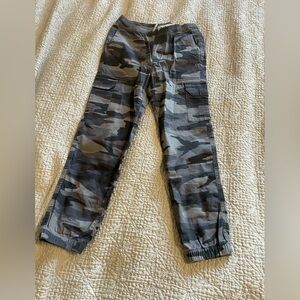 Land's End boys camo jogger pants size 6-7